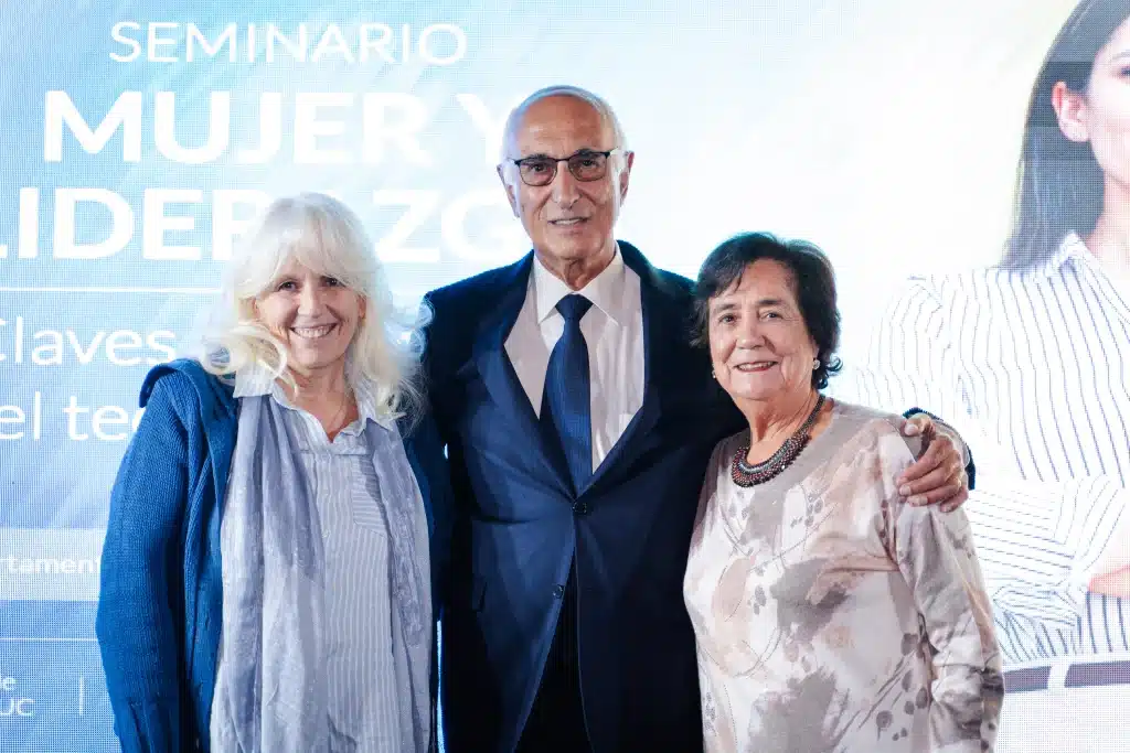Janet Soprhonle, Nicolás Majluf y Nureya Abarca en Mujer y Liderazgo