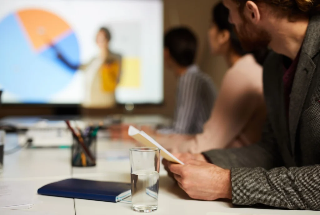 Principales beneficios de invertir en programas de capacitación para tu empresa