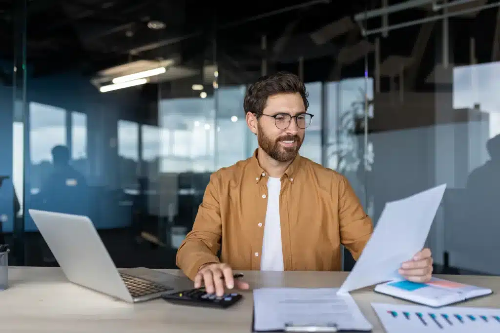 Descubre por qué el profesional de la calidad es esencial para la competitividad y sostenibilidad de las organizaciones en un entorno global y exigente.