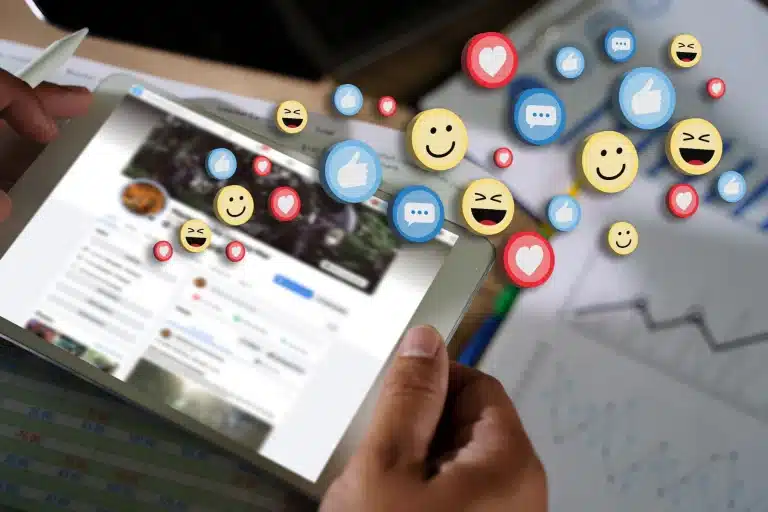 Facebook en 2026: menos plaza pública, más motor de conversión