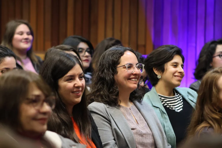 Seminario Mujer y Liderazgo: Desafíos de los equipos multigeneracionales