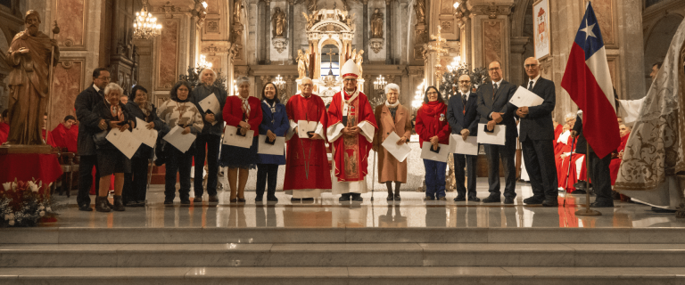 Nicolás Majluf recibe la Cruz del Apóstol Santiago