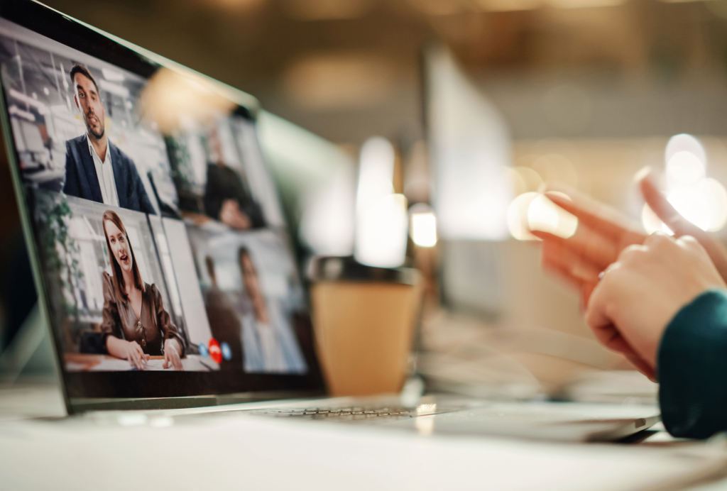 El futuro de la presencialidad: cómo liderar equipos virtuales por resultados, no por asistencia